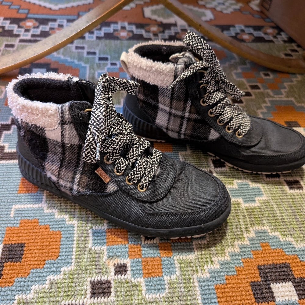 Keds Scout Black Plaid Waterproof Fleece Insulated High Top Shoes Women's 6